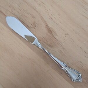 1831 Rogers Oneida Arbor Rose True Rose Butter Knife Floral‎ Handle Silverware